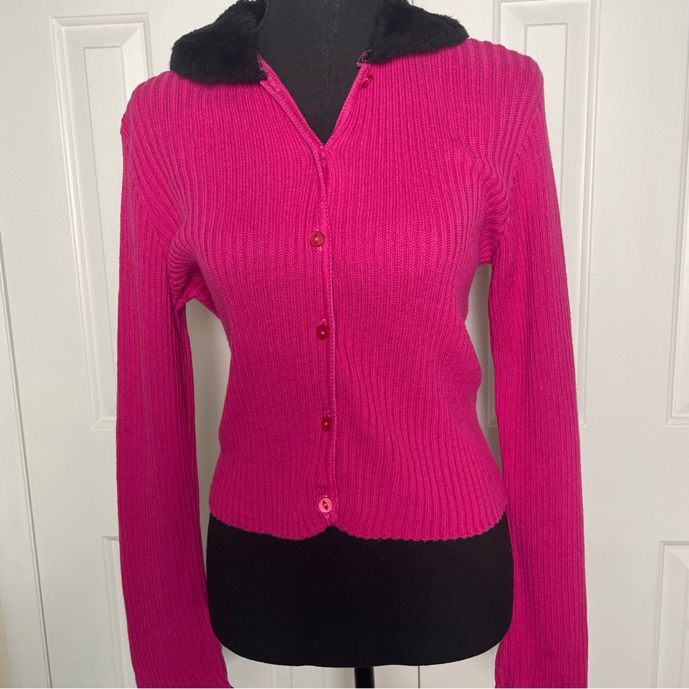 Faux fur collar Fuchsia Ribbed Button-Up Sweater
